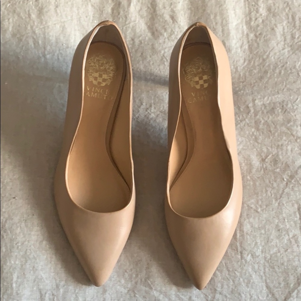 Vince Camuto nude heels-fits like 8 1/2 or 9